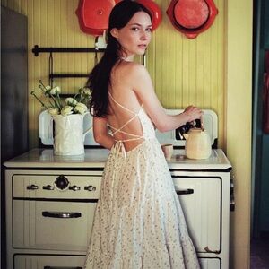 SOLD ❤️Christy Dawn White Floral Dress